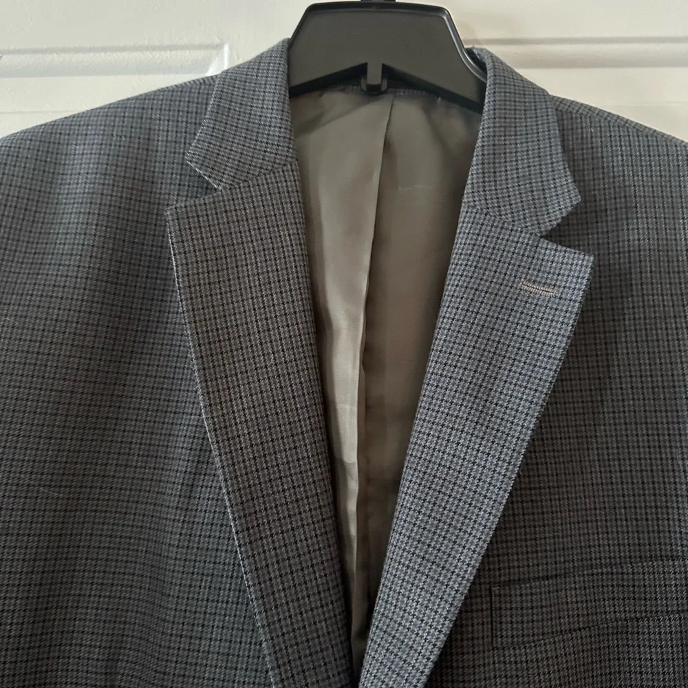Chaps 48L Sport Coat Navy Blue Plaid Poly‎ Blend Two Button Lined.